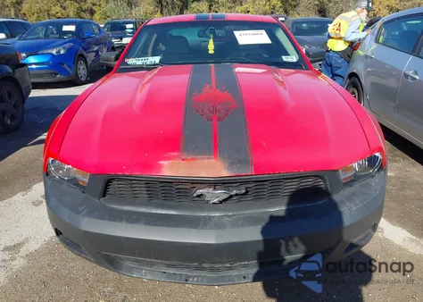 2010 Ford Mustang V6/V6 Premium z USA, uszkodzony, nr VIN 1ZVBP8AN0A5107953